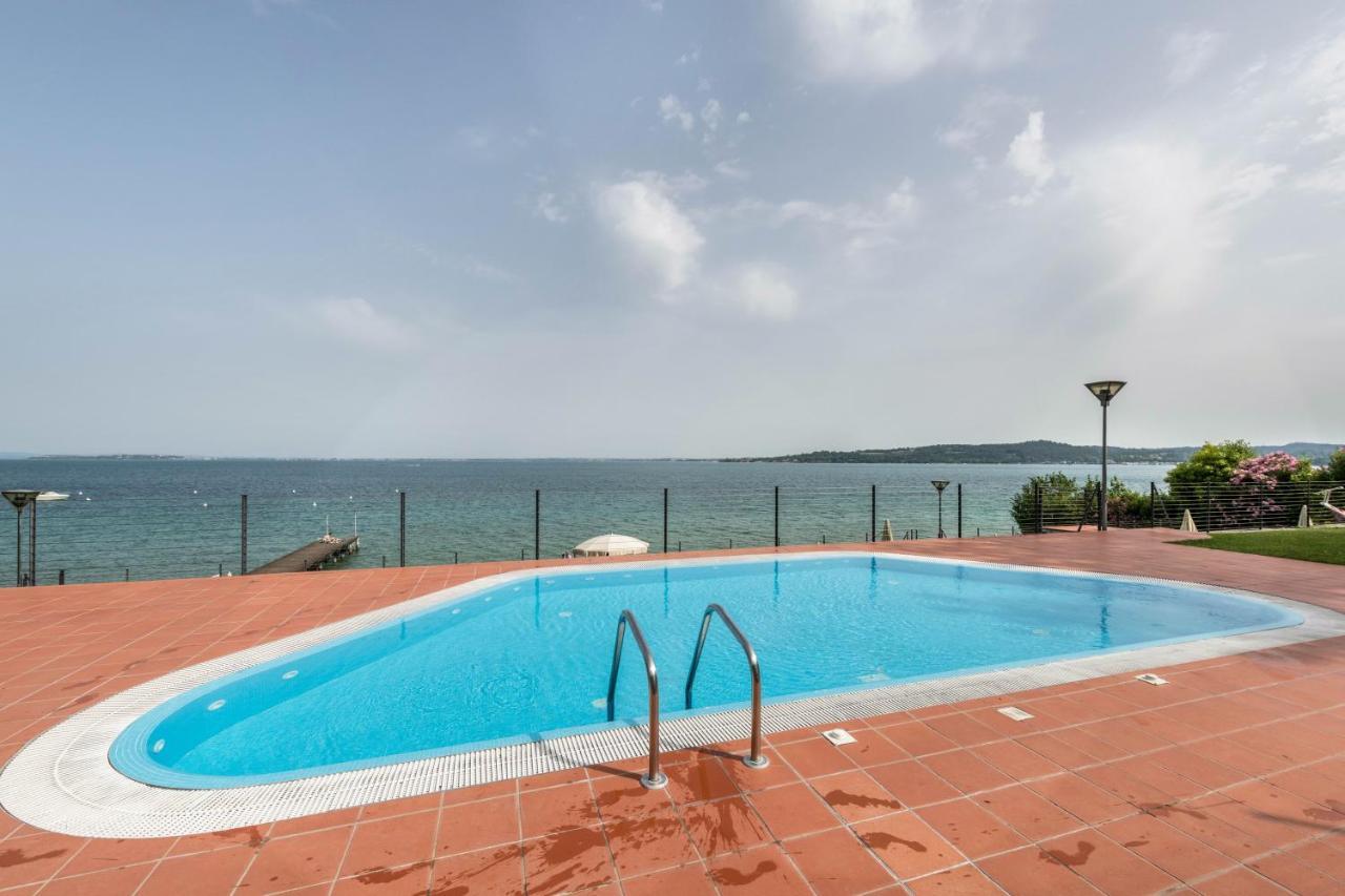 Casa Vacanze Blue Lake Padenghe sul Garda Exterior photo