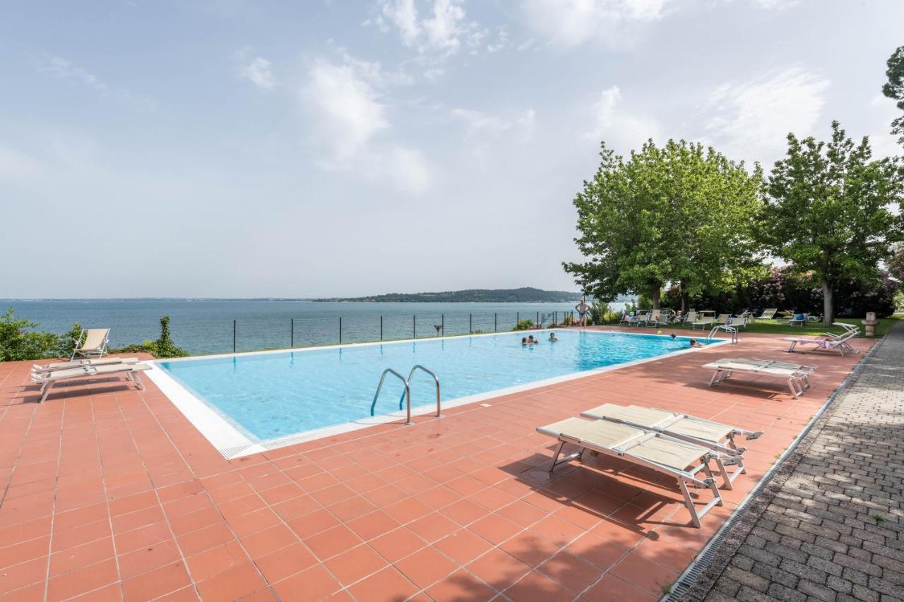 Casa Vacanze Blue Lake Padenghe sul Garda Exterior photo
