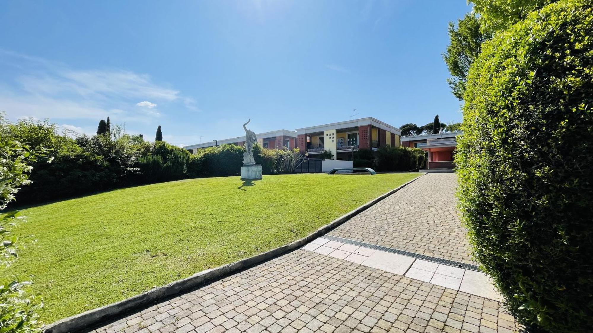 Casa Vacanze Blue Lake Padenghe sul Garda Exterior photo
