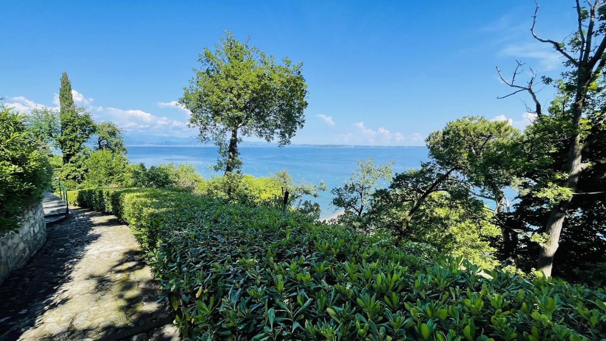 Casa Vacanze Blue Lake Padenghe sul Garda Exterior photo