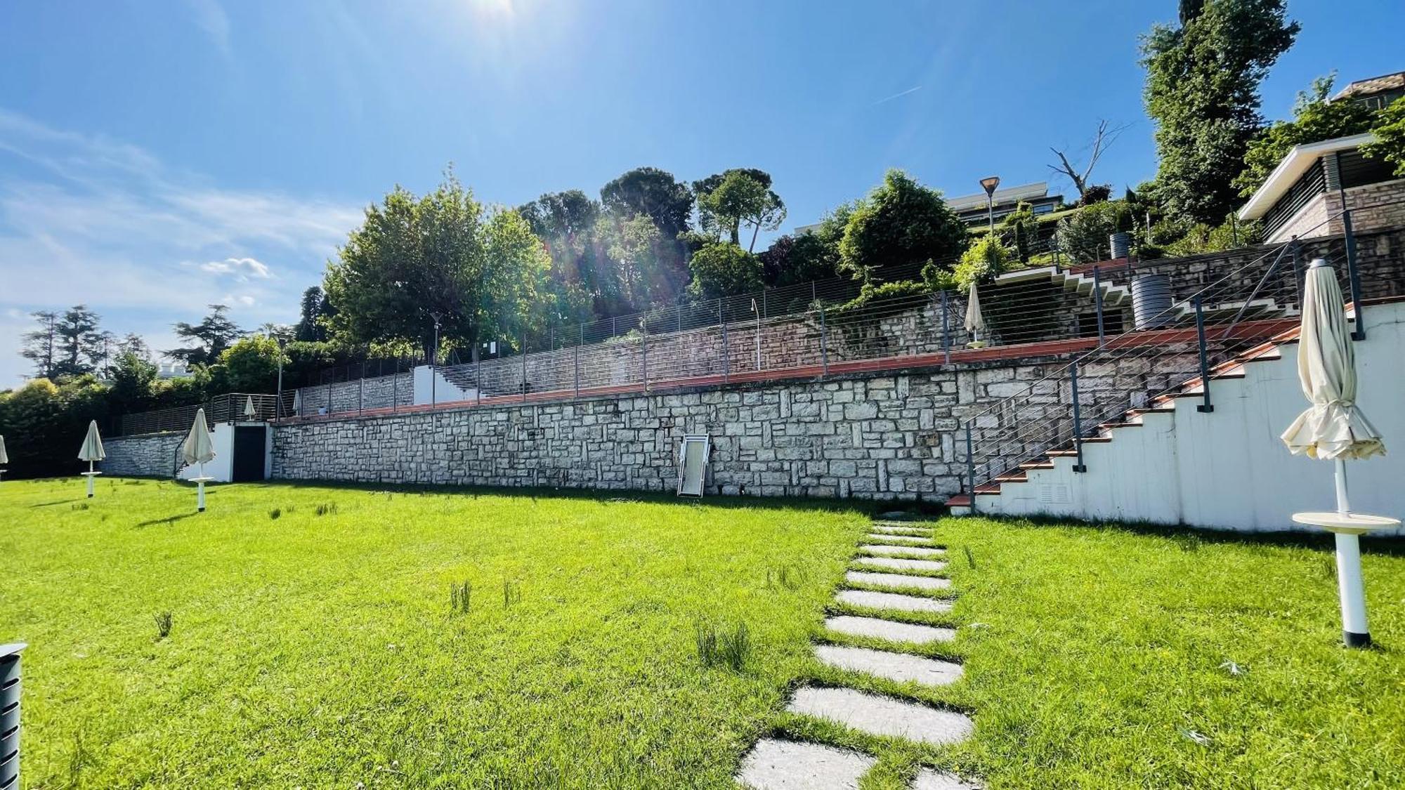 Casa Vacanze Blue Lake Padenghe sul Garda Exterior photo