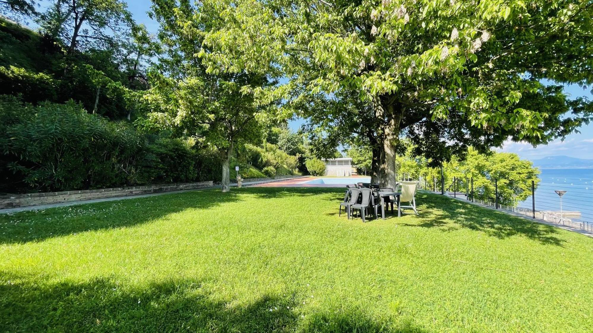 Casa Vacanze Blue Lake Padenghe sul Garda Exterior photo